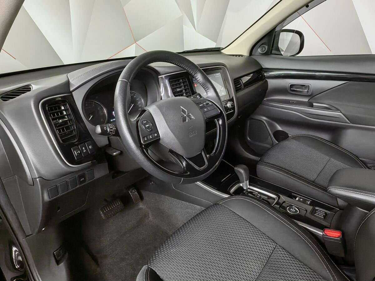 Mitsubishi Outlander б/у, 2022, Вариатор. Фото: #9
