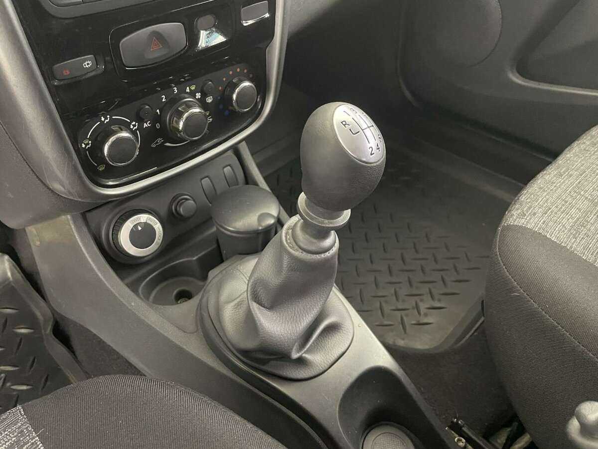 Renault Duster б/у, 2012, Механическая. Фото: #12