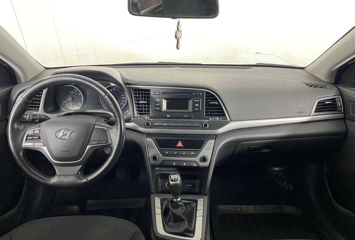 Hyundai Elantra б/у, 2017, Механическая. Фото: #9