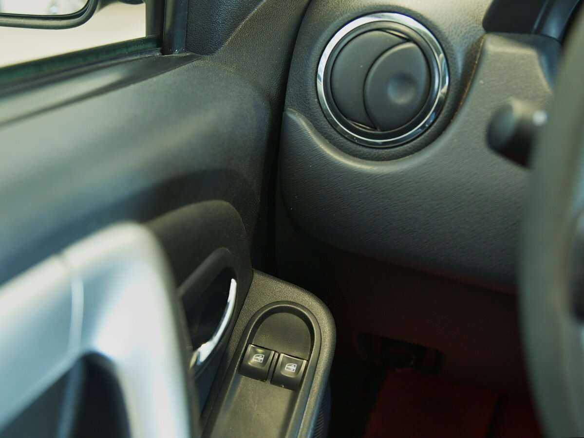 Nissan Terrano б/у, 2017, Автоматическая. Фото: #9