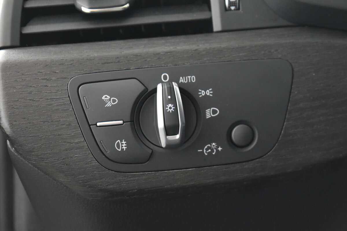 Audi A4 б/у, 2018, Роботизированная. Фото: #11