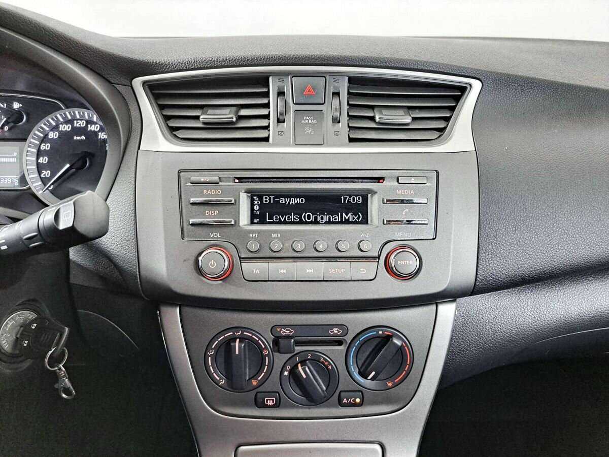 Nissan Tiida б/у, 2015, Механическая. Фото: #12