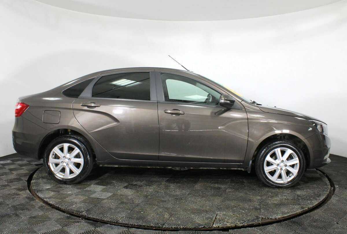 Lada (ВАЗ) Vesta б/у, 2022, Механическая. Фото: #1