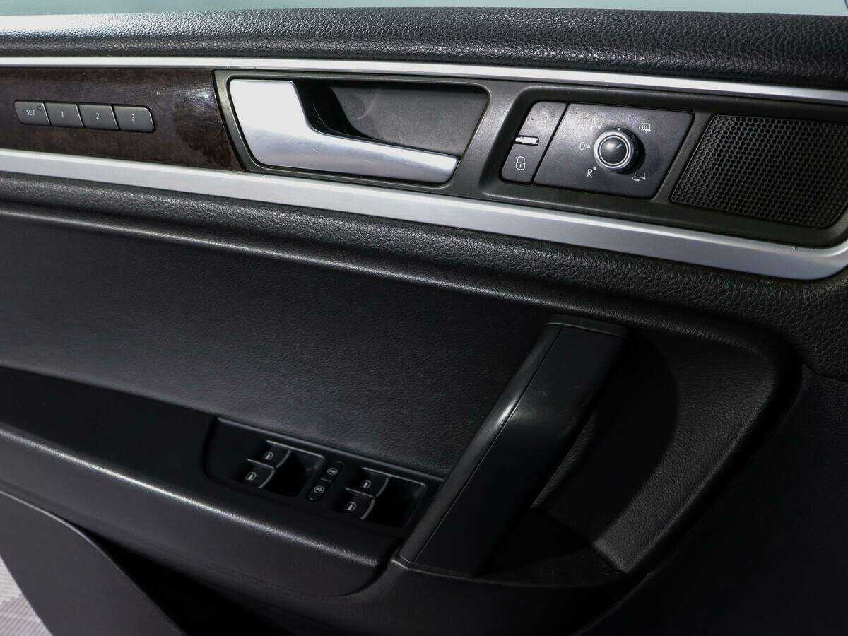 Фольксваген Туарег б/у, 2012, Автоматическая. Фото: #18