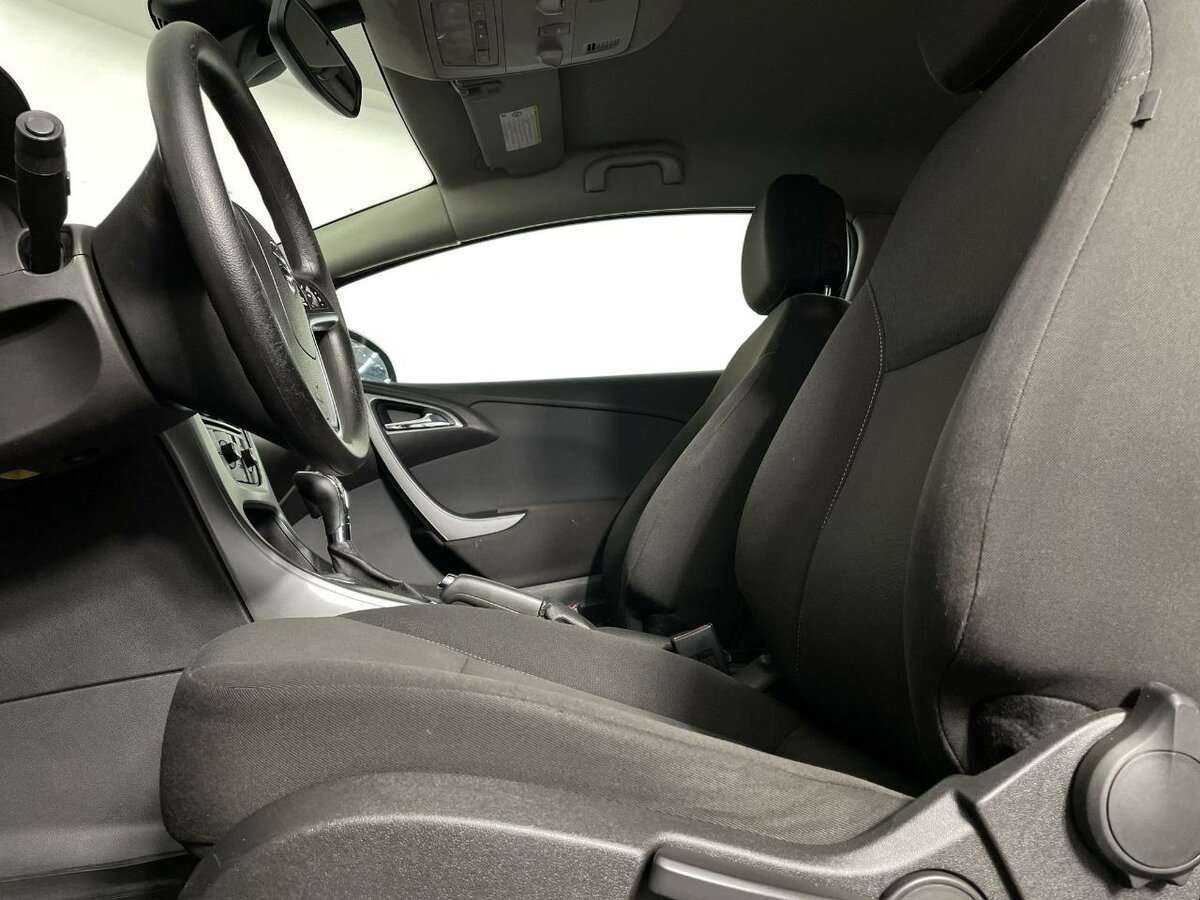 Opel Astra б/у, 2013, Автоматическая. Фото: #9