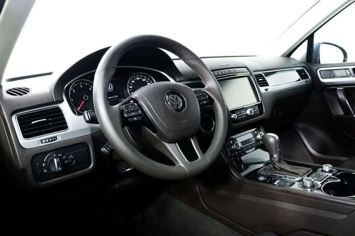 Volkswagen Touareg б/у, 2015, Автоматическая. Фото: #12