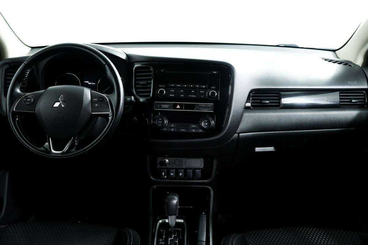 Mitsubishi Outlander б/у, 2018, Вариатор. Фото: #10