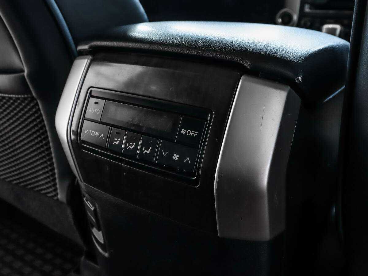 Toyota Land Cruiser Prado б/у, 2012, Автоматическая. Фото: #12