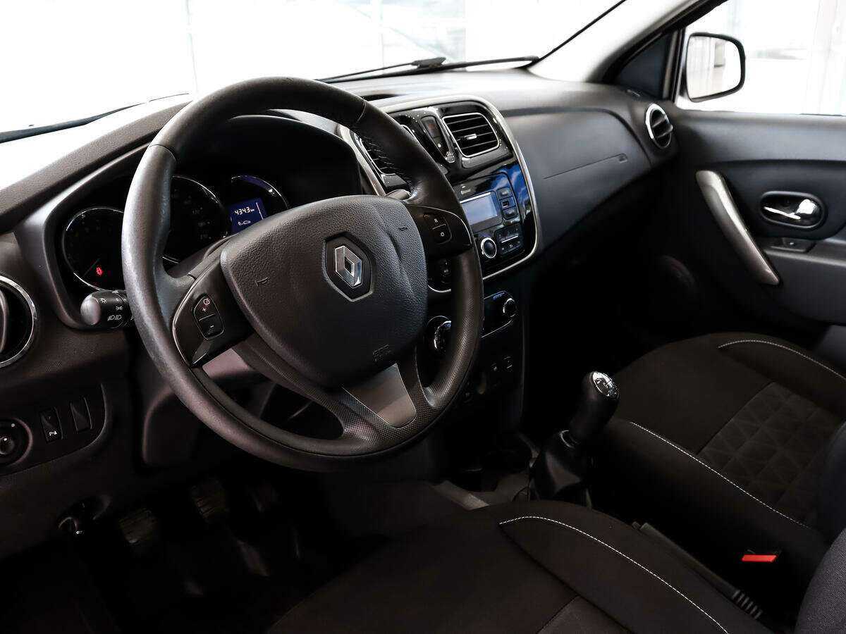 Renault Sandero б/у, 2017, Механическая. Фото: #8