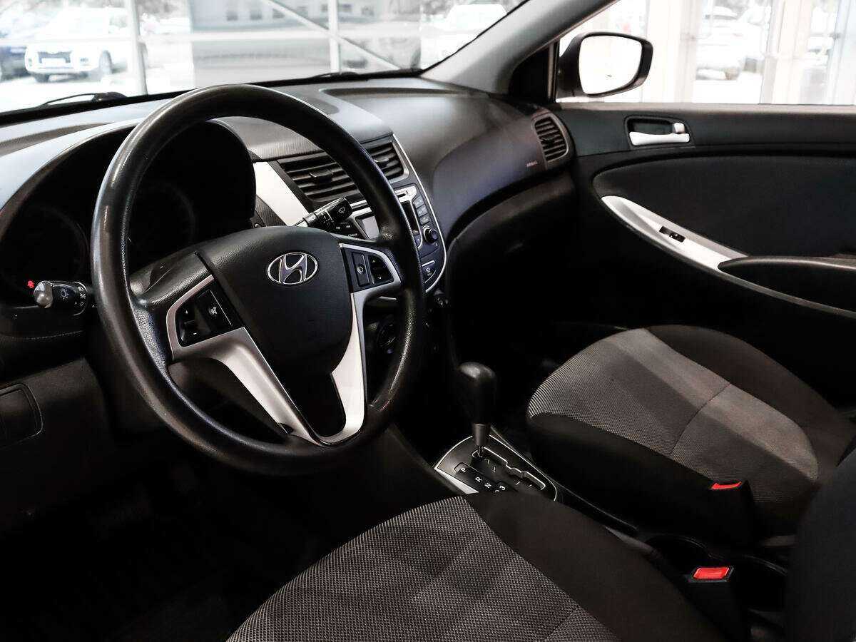 Hyundai Solaris б/у, 2012, Автоматическая. Фото: #8