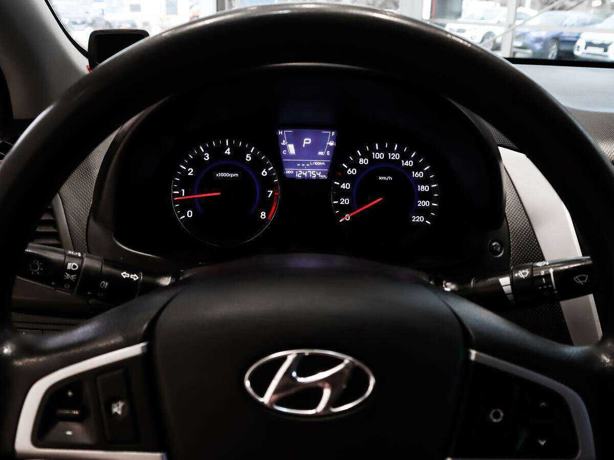 Hyundai Solaris б/у, 2012, Автоматическая. Фото: #15