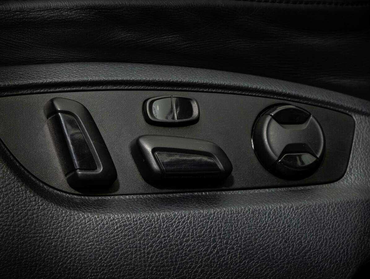 Фольксваген Туарег б/у, 2012, Автоматическая. Фото: #17