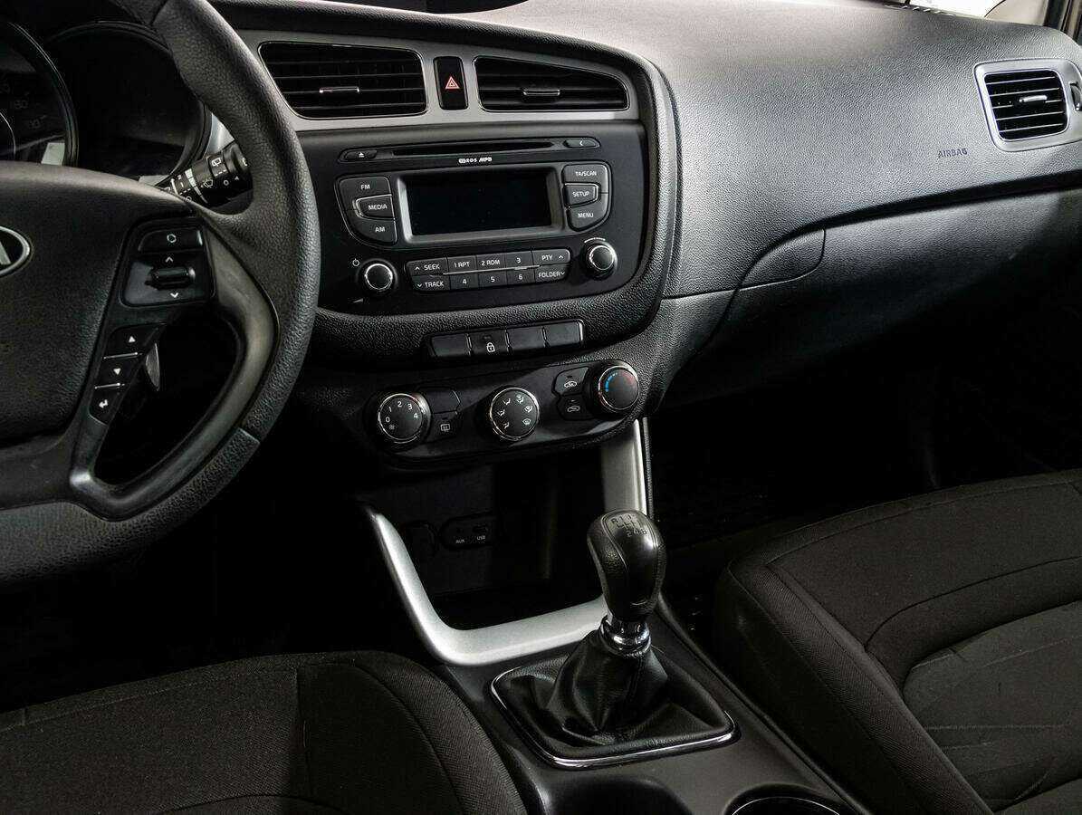 Киа Сид б/у, 2015, Механическая. Фото: #12