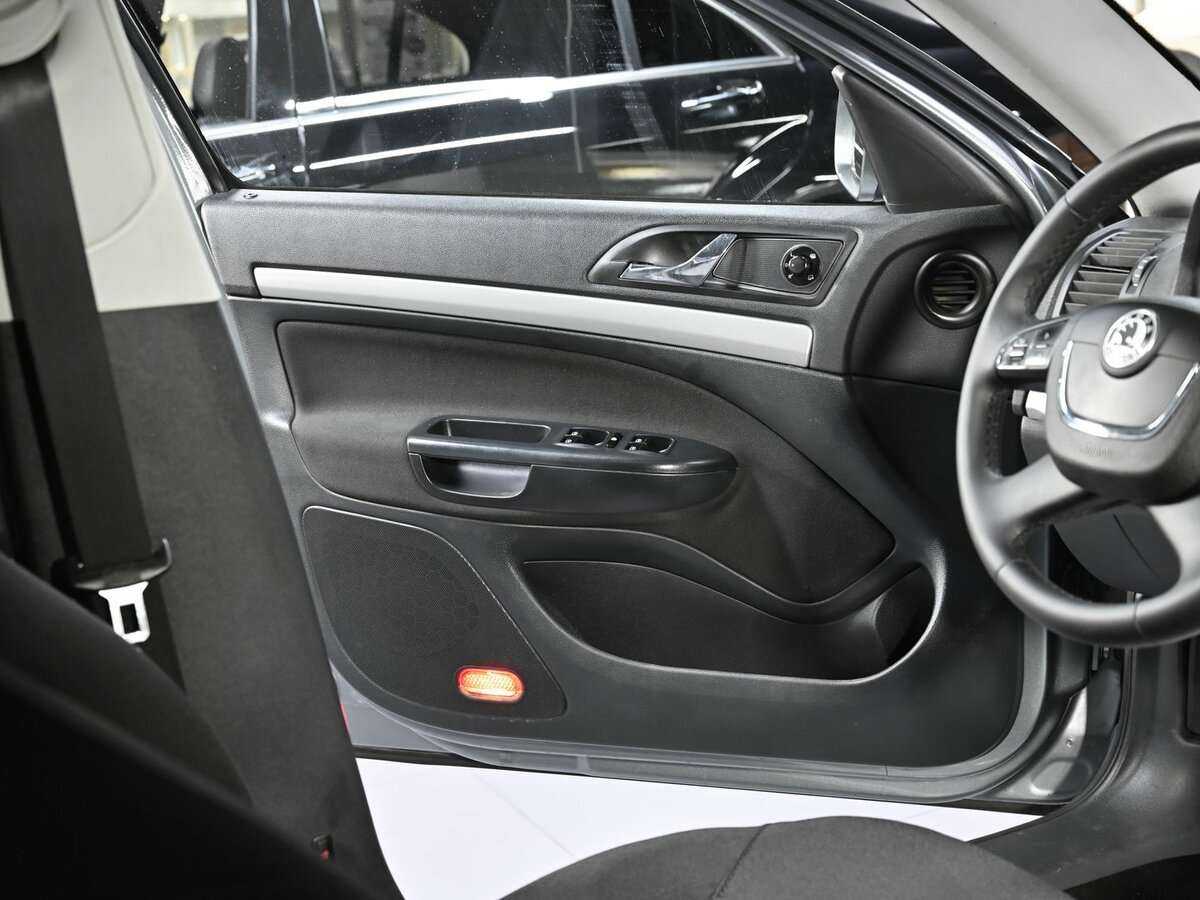 Skoda Octavia б/у, 2012, Автоматическая. Фото: #4