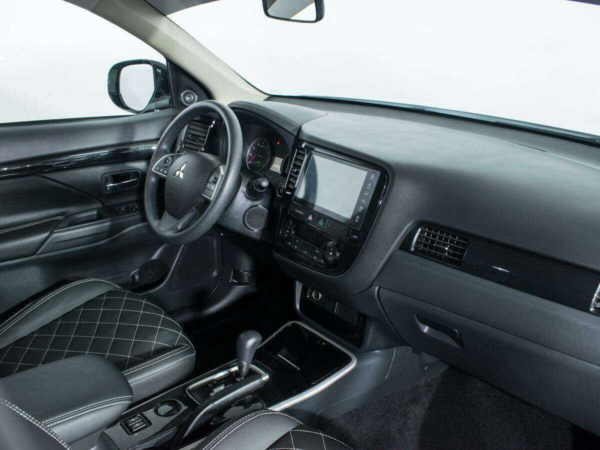 Mitsubishi Outlander б/у, 2022, Вариатор. Фото: #8