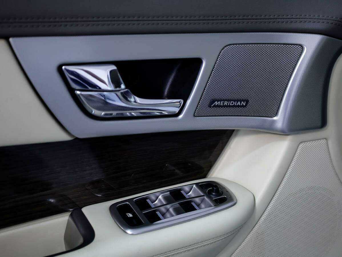 Jaguar XF б/у, 2013, Автоматическая. Фото: #12