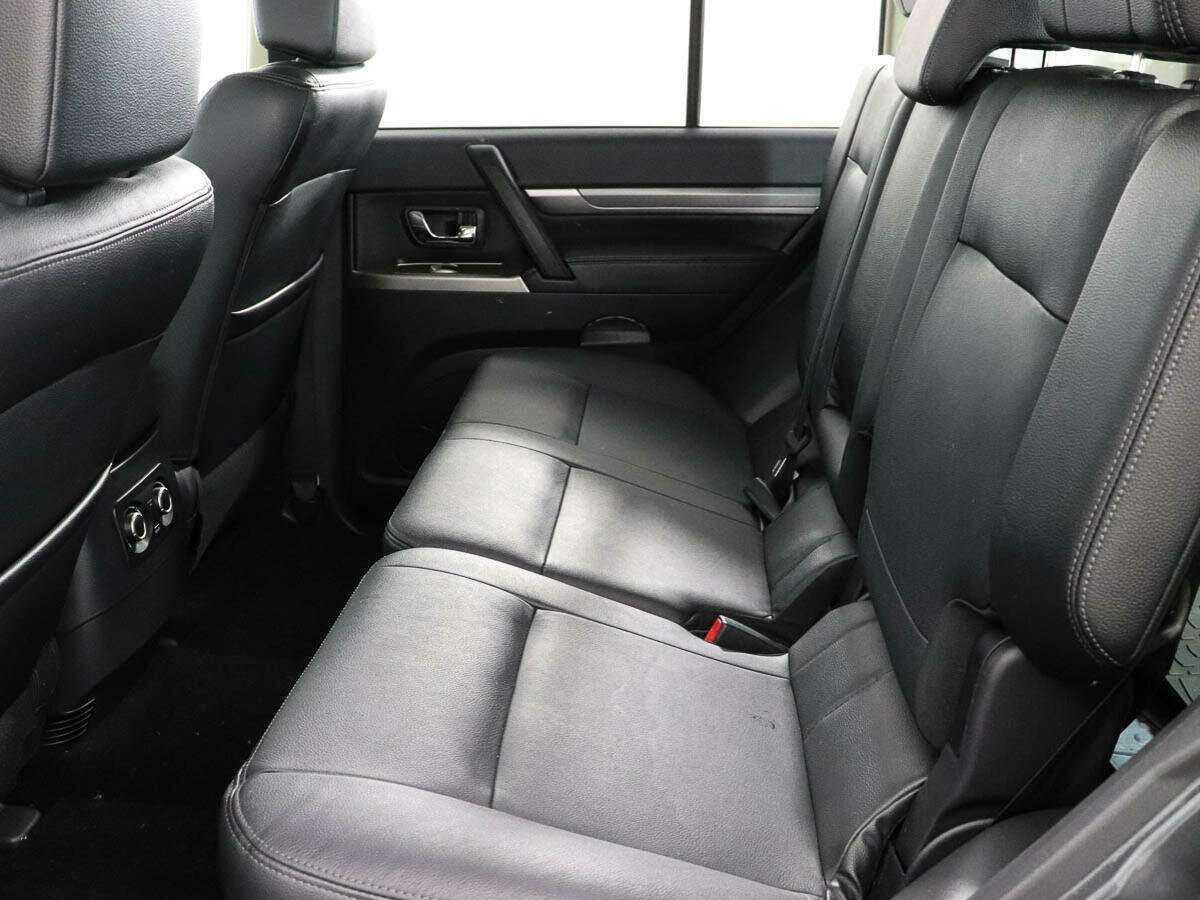 Mitsubishi Pajero б/у, 2018, Автоматическая. Фото: #8