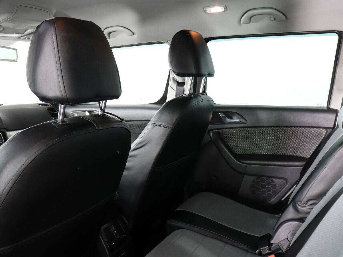 Skoda Yeti б/у, 2012, Механическая. Фото: #11