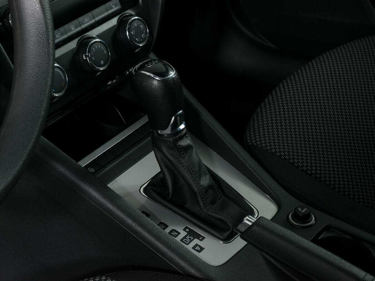 Шкода Октавия б/у, 2015, Роботизированная. Фото: #9