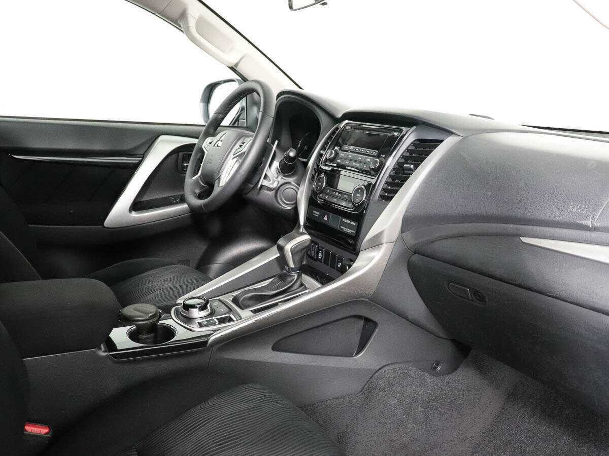 Mitsubishi Pajero Sport б/у, 2018, Автоматическая. Фото: #6
