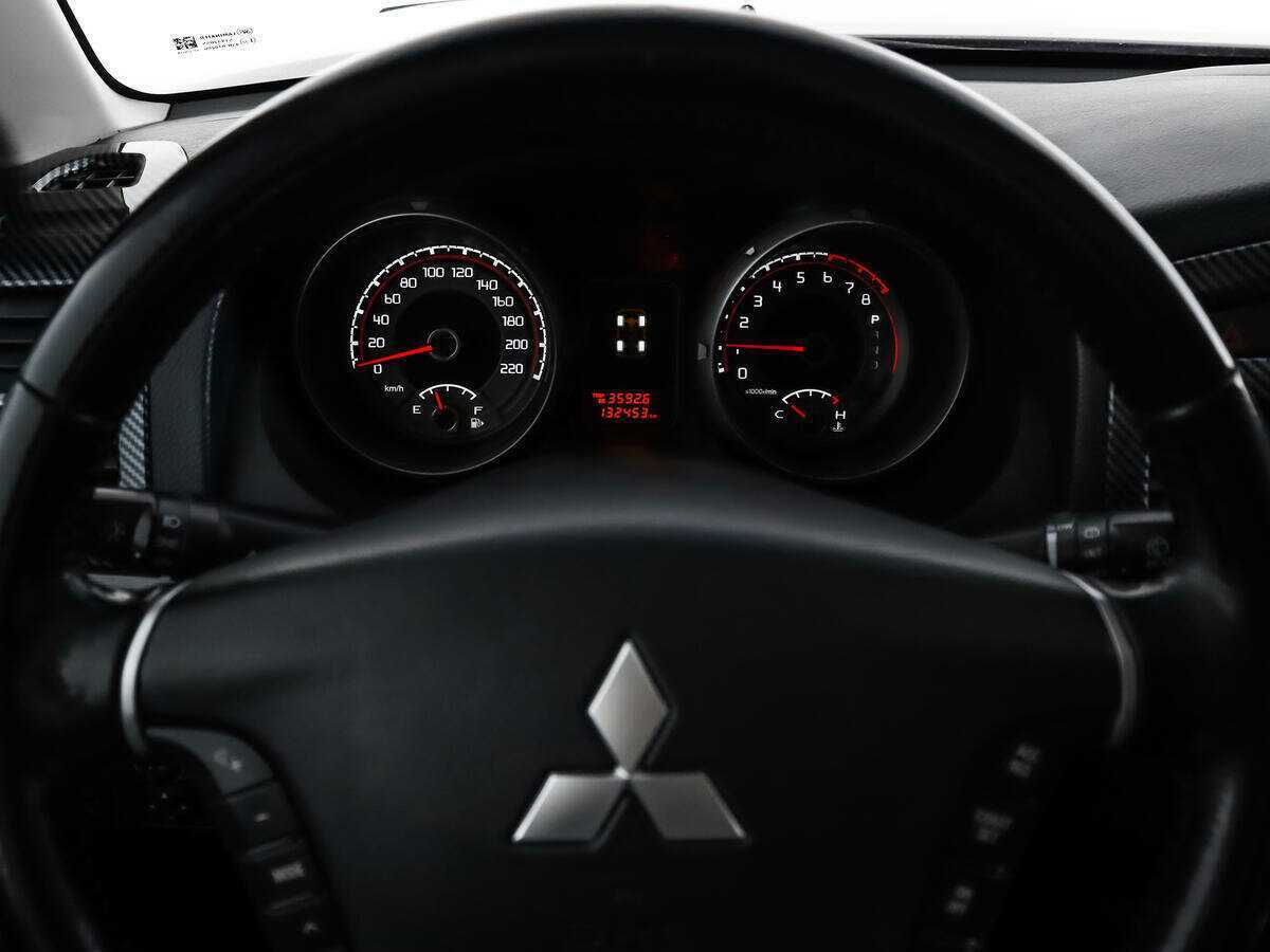 Митсубиши Паджеро б/у, 2013, Автоматическая. Фото: #16