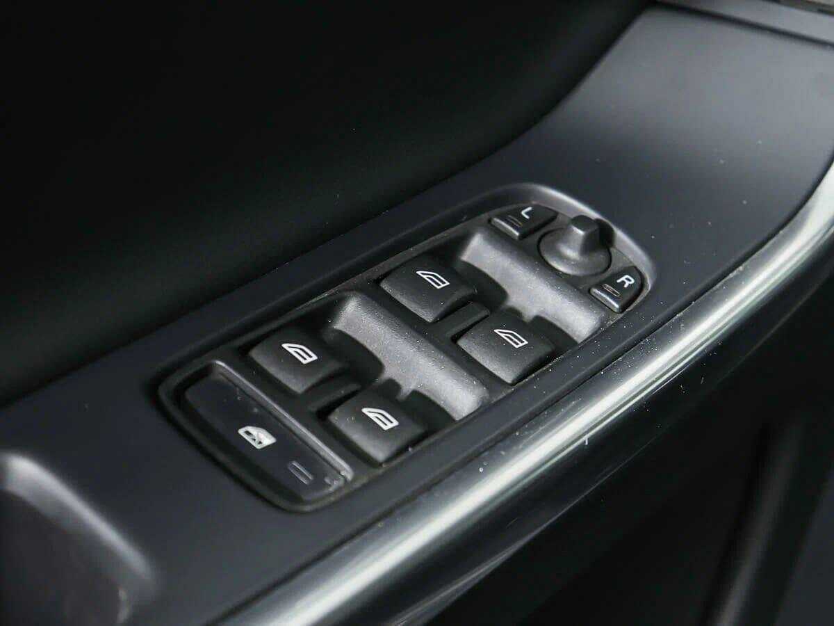 Volvo XC60 б/у, 2017, Автоматическая. Фото: #17