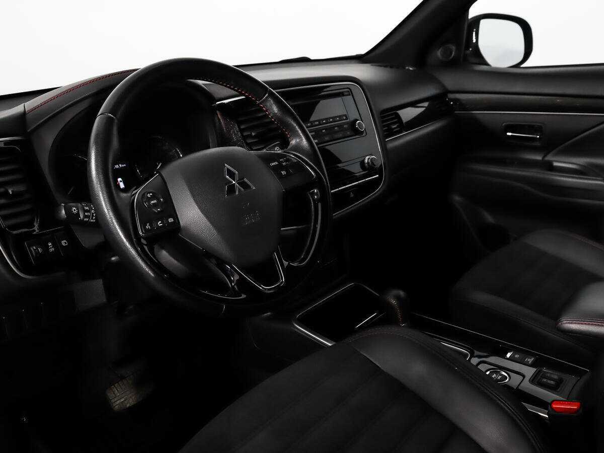 Mitsubishi Outlander б/у, 2021, Вариатор. Фото: #8