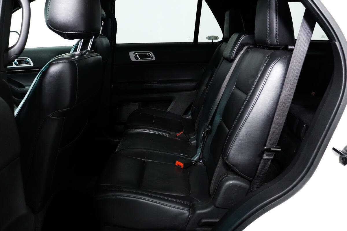 Ford Explorer б/у, 2012, Автоматическая. Фото: #11