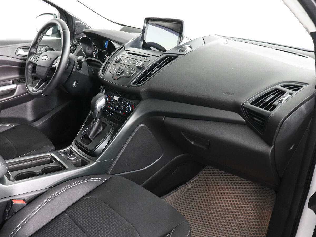 Ford Kuga б/у, 2017, Автоматическая. Фото: #9