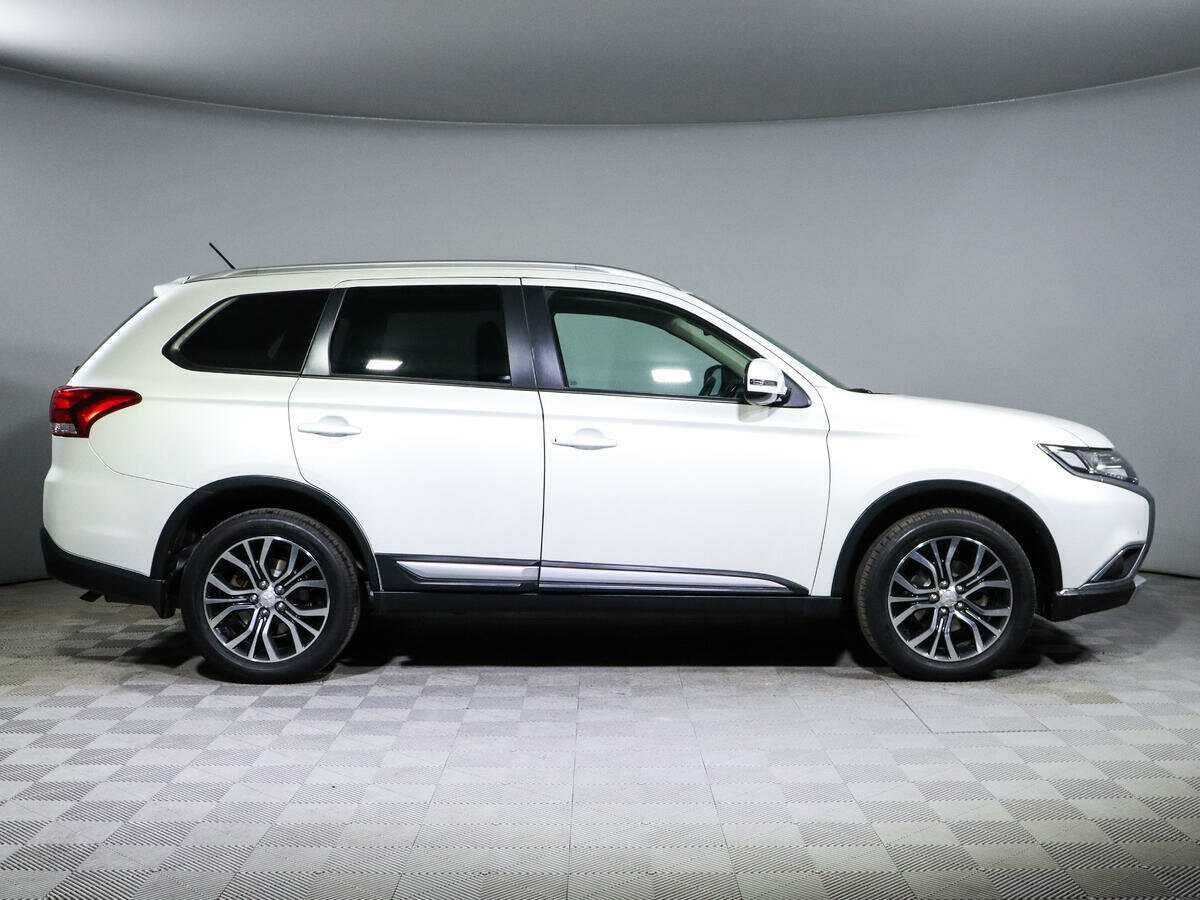 Mitsubishi Outlander б/у, 2016, Вариатор. Фото: #2