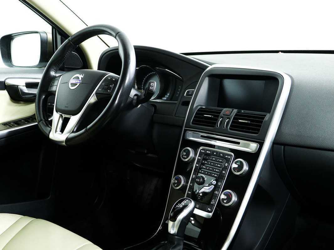 Volvo XC60 б/у, 2017, Автоматическая. Фото: #8