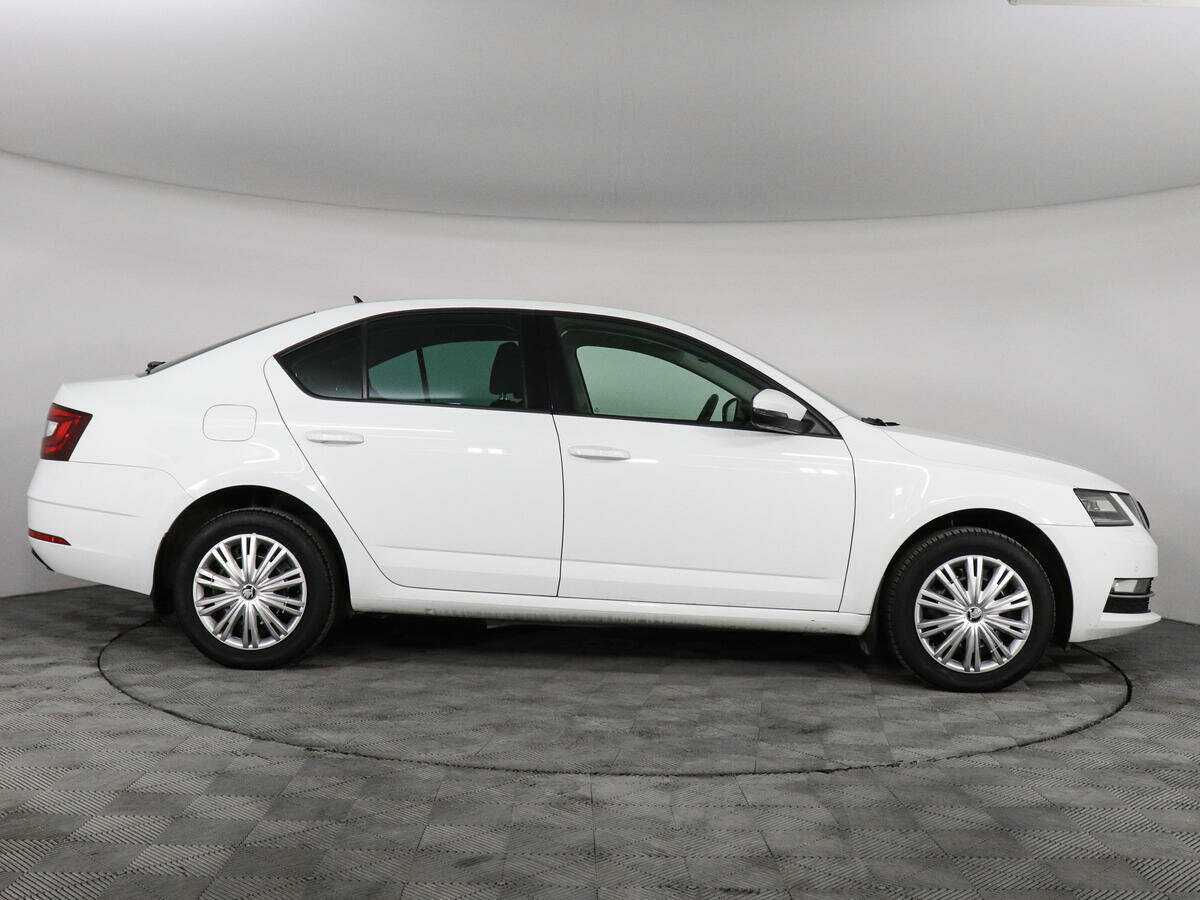 Skoda Octavia б/у, 2018, Роботизированная. Фото: #3