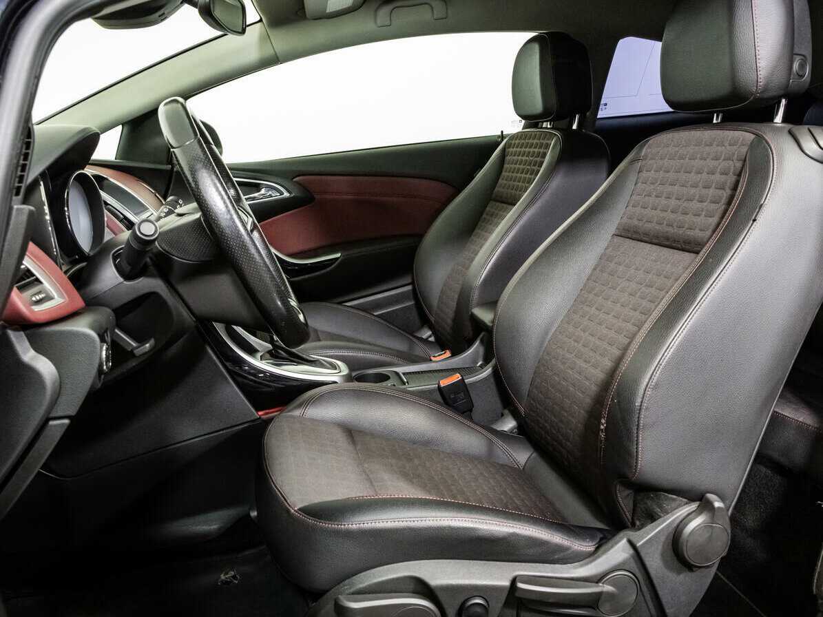 Опель Астра б/у, 2013, Автоматическая. Фото: #11