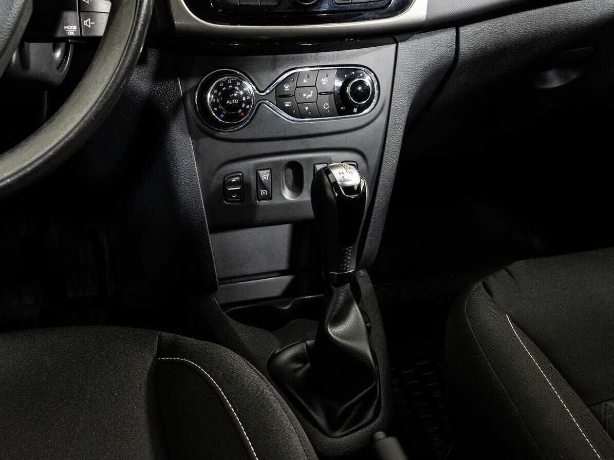Renault Sandero б/у, 2017, Автоматическая. Фото: #11
