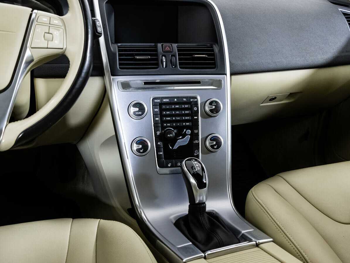 Volvo XC60 б/у, 2016, Автоматическая. Фото: #8