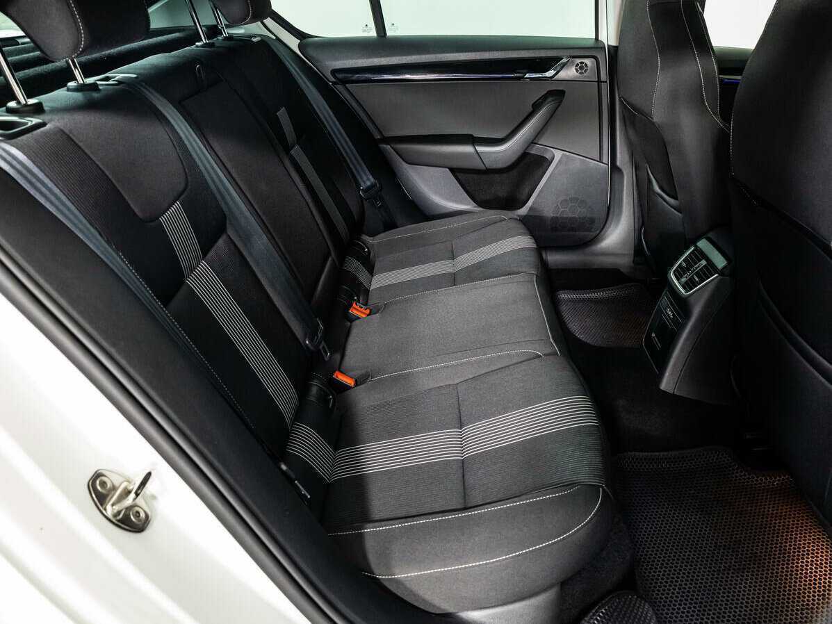 Шкода Октавия б/у, 2018, Роботизированная. Фото: #9