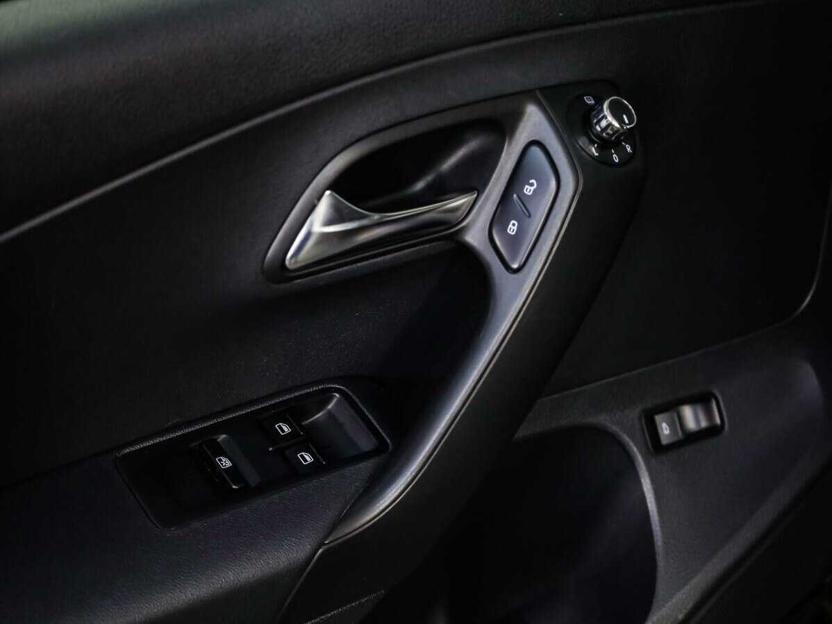 Volkswagen Polo б/у, 2016, Механическая. Фото: #13