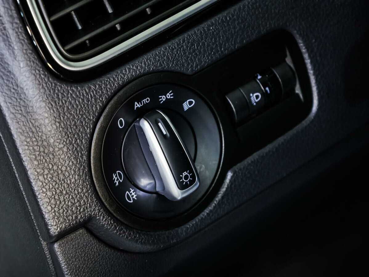 Volkswagen Polo б/у, 2019, Автоматическая. Фото: #16