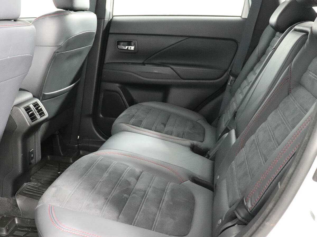 Mitsubishi Outlander б/у, 2021, Вариатор. Фото: #12
