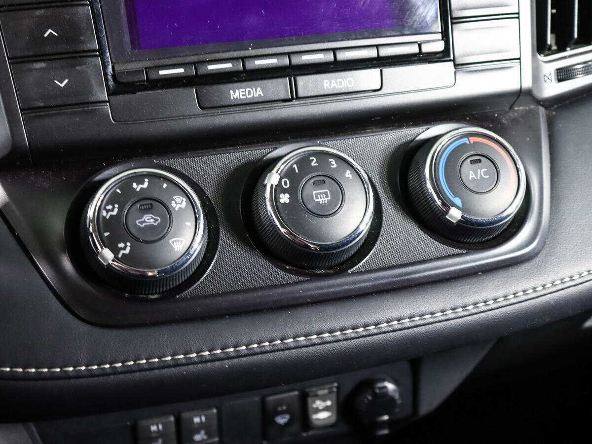 Toyota RAV4 б/у, 2018, Механическая. Фото: #16