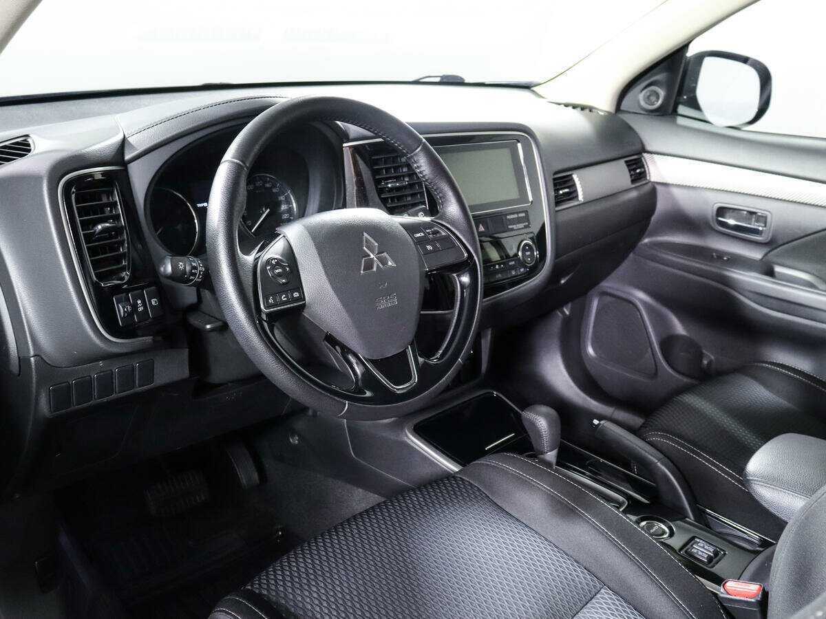 Mitsubishi Outlander б/у, 2018, Вариатор. Фото: #11