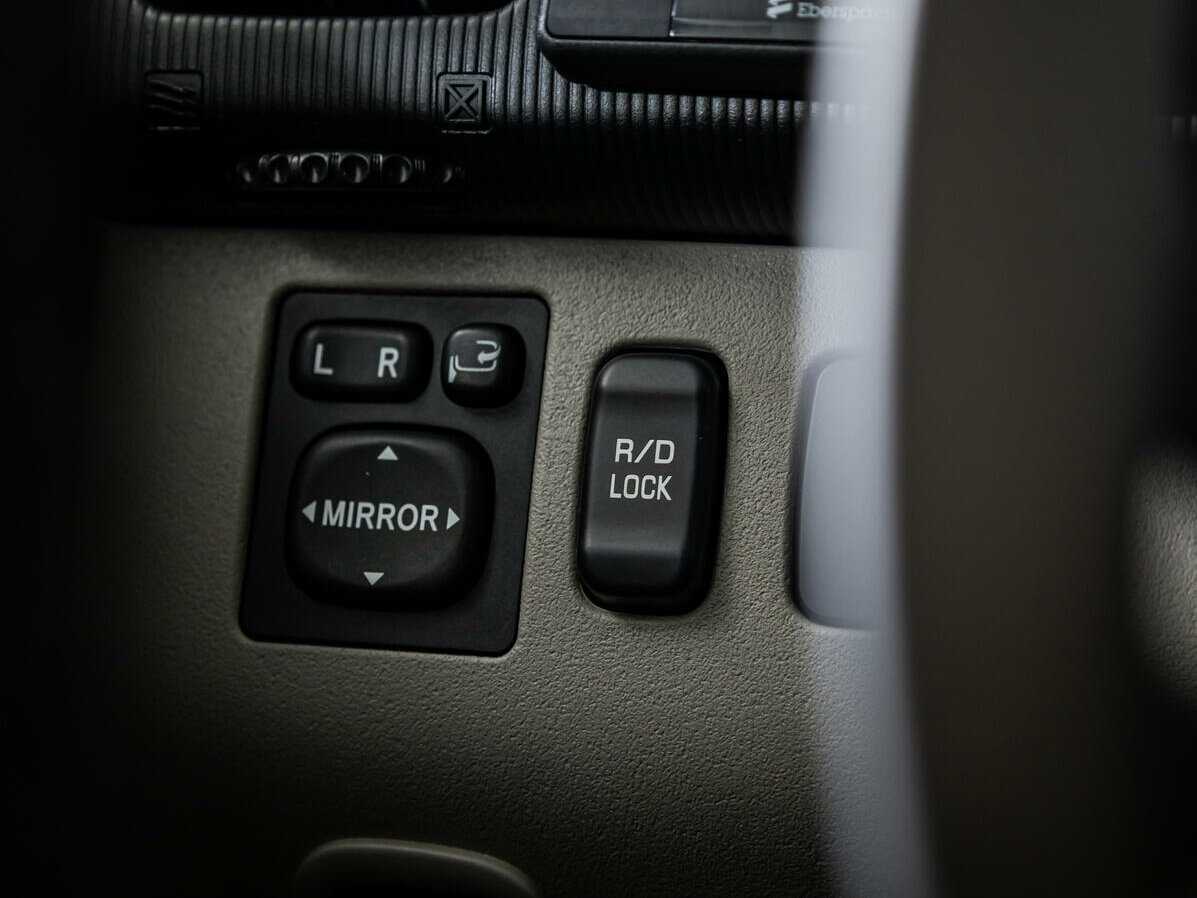 Митсубиши Паджеро Спорт б/у, 2015, Автоматическая. Фото: #15