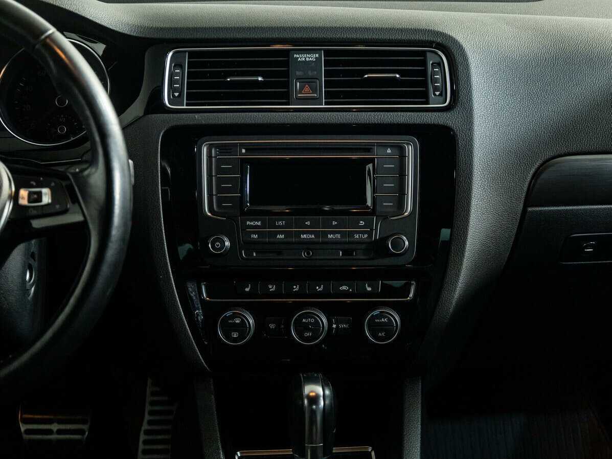 Volkswagen Jetta б/у, 2016, Автоматическая. Фото: #12