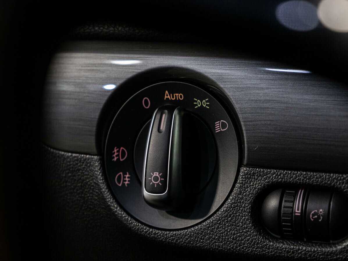 Volkswagen Jetta б/у, 2016, Автоматическая. Фото: #13