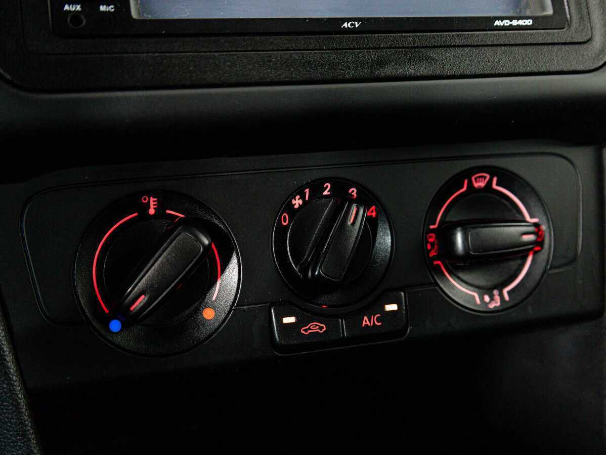 Volkswagen Polo б/у, 2015, Механическая. Фото: #15