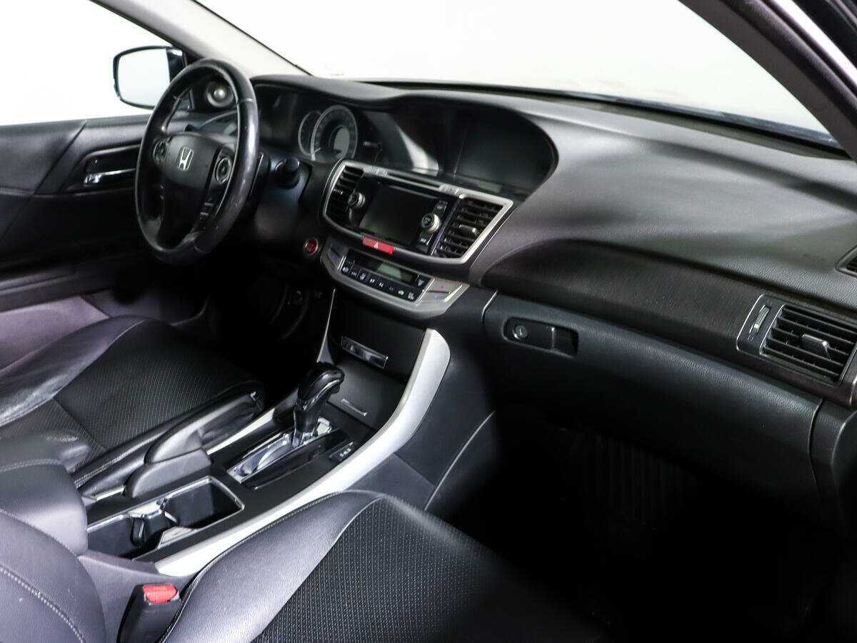 Honda Accord б/у, 2013, Автоматическая. Фото: #6