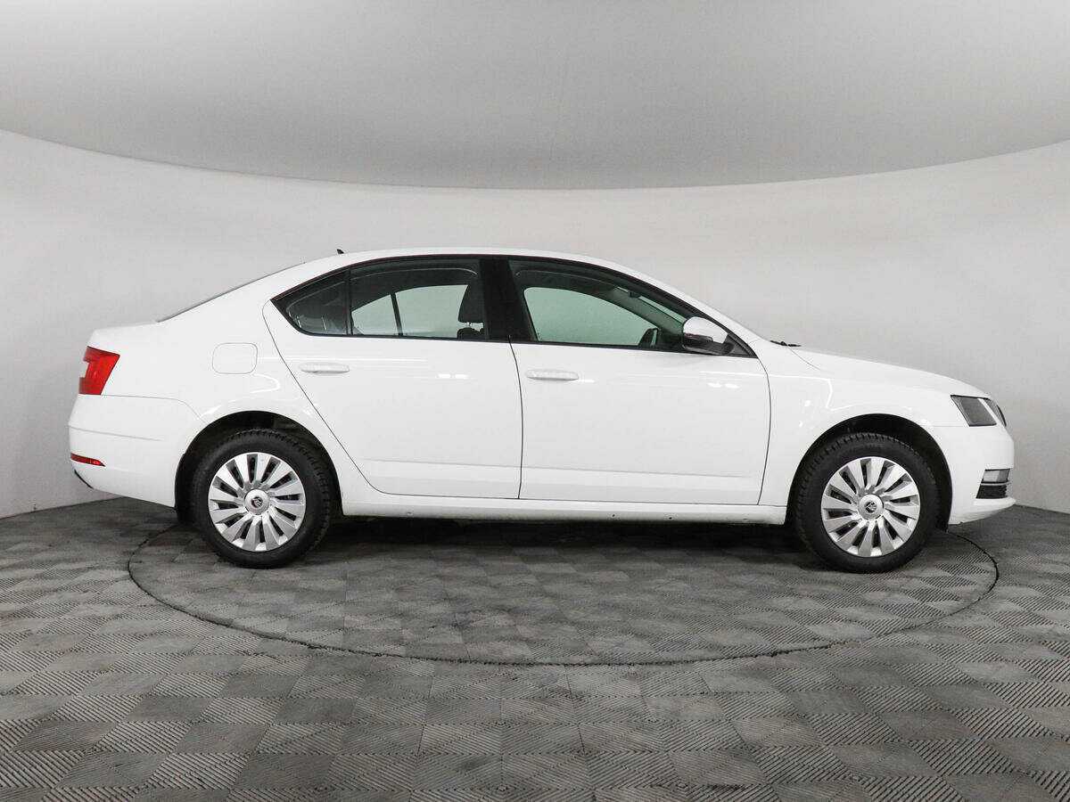 Skoda Octavia б/у, 2018, Автоматическая. Фото: #3