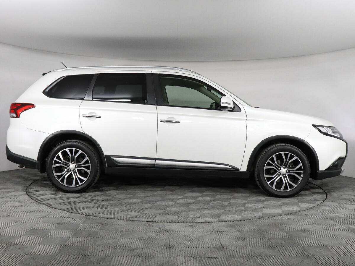 Mitsubishi Outlander б/у, 2016, Вариатор. Фото: #3