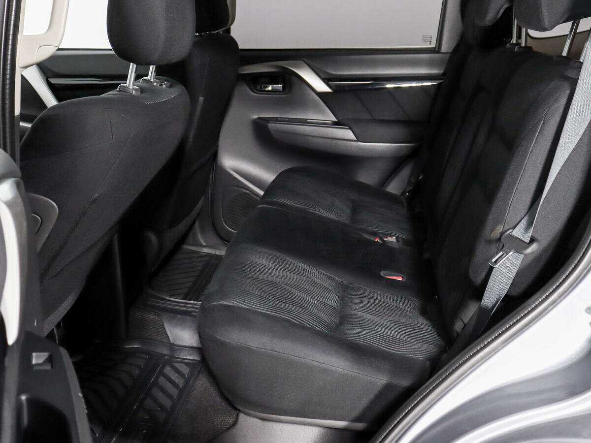 Mitsubishi Pajero Sport б/у, 2017, Автоматическая. Фото: #11