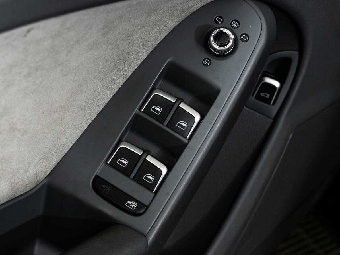 Audi A4 б/у, 2015, Роботизированная. Фото: #17